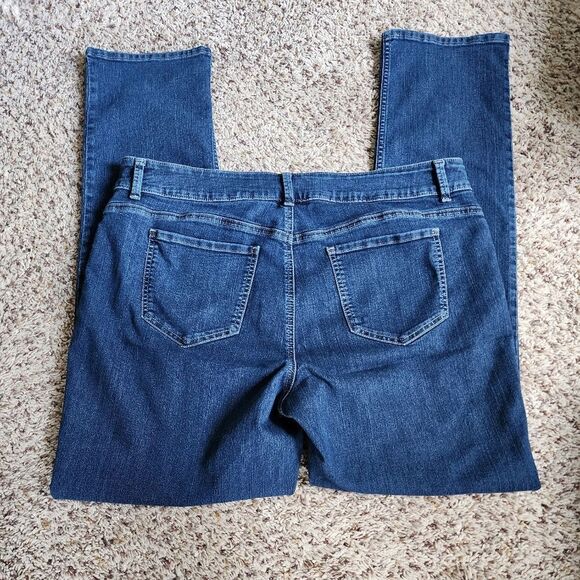 Jeans  - Picture 2 of 4